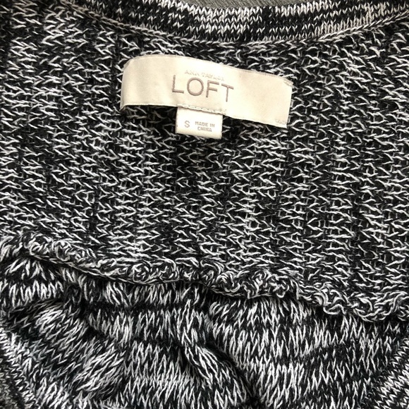 LOFT Black & White Sleeveless Sweater - EUC -S - Picture 2 of 4